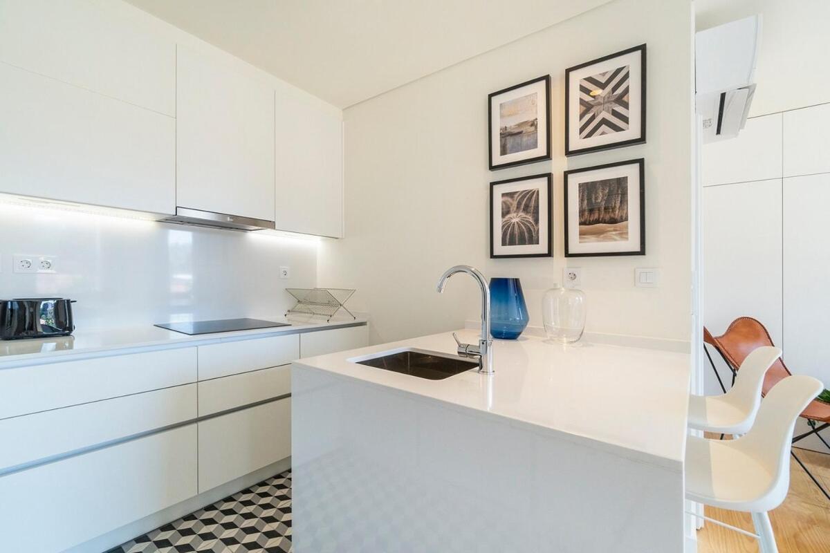 Modern 1 Bedroom Lisbon Apartment With Balcony ภายนอก รูปภาพ